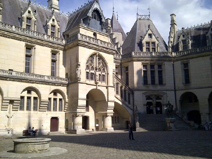 Pierrefonds 006.jpg